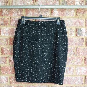 Black patterned pencil skirt
